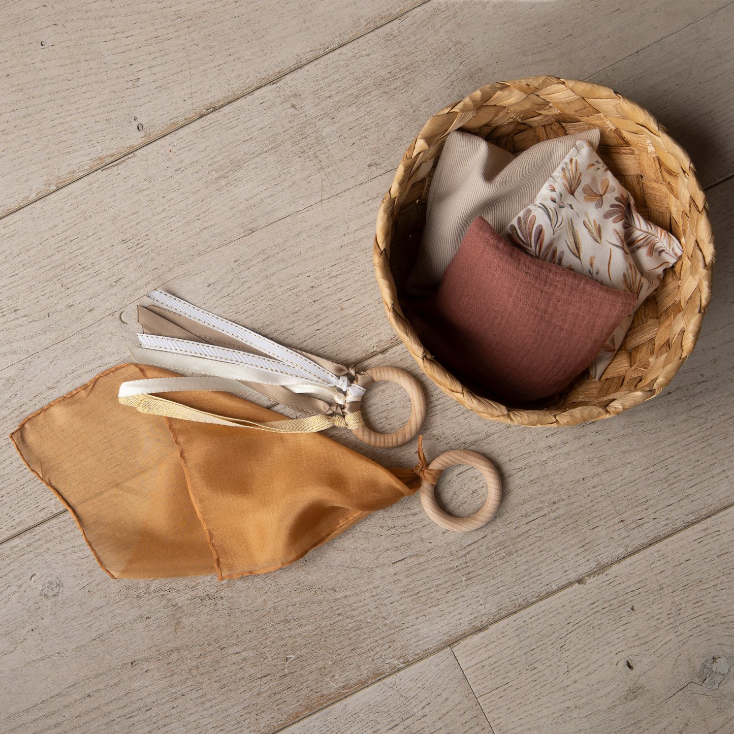 Baby hand kite natural