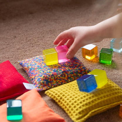 Spelen met open einde speelgoed pittenzakjes en bauspiel