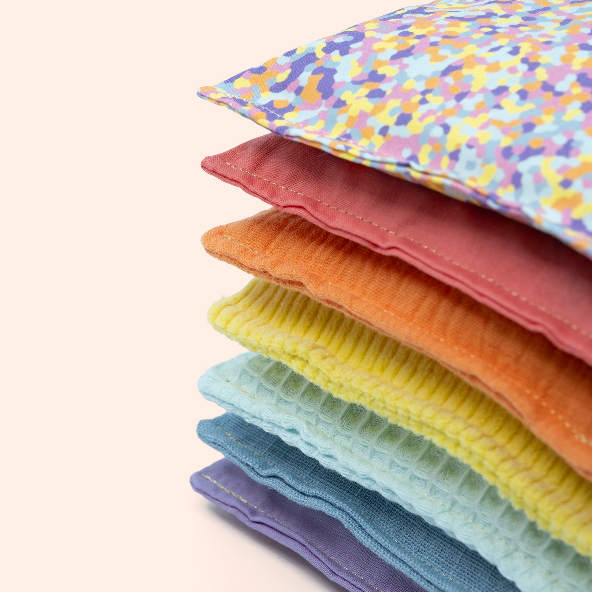 Stapelstein pastel pittenzakjes met pastel confetti