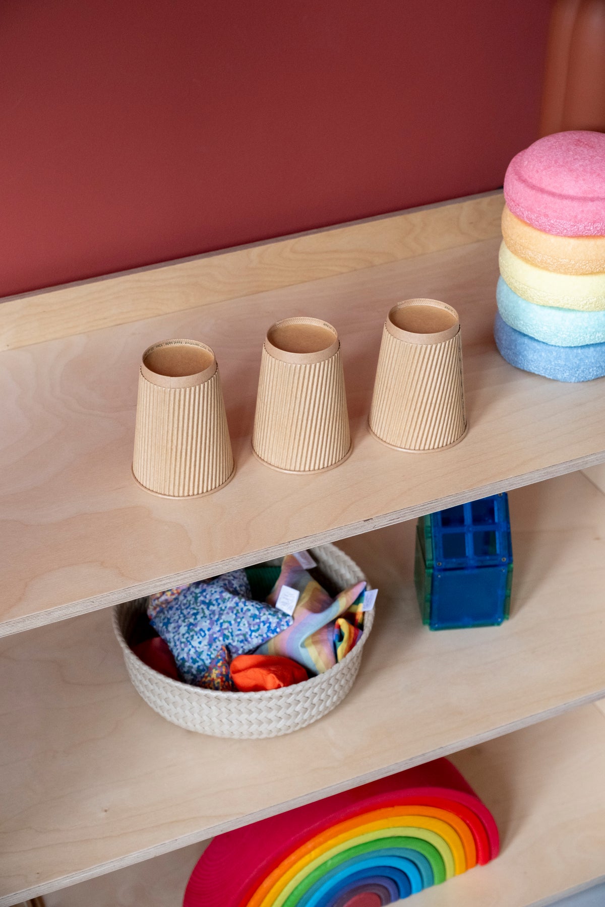 Montessori kast met speelgoed